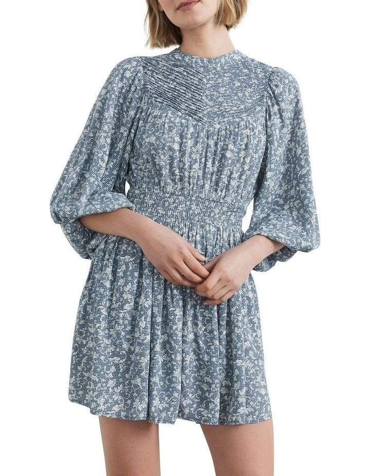 Flash Sale π₯° French Connection Mini Foulard Pintuck π Dress β 3 Flash Sale π₯° French Connection Mini Foulard Pintuck π Dress β